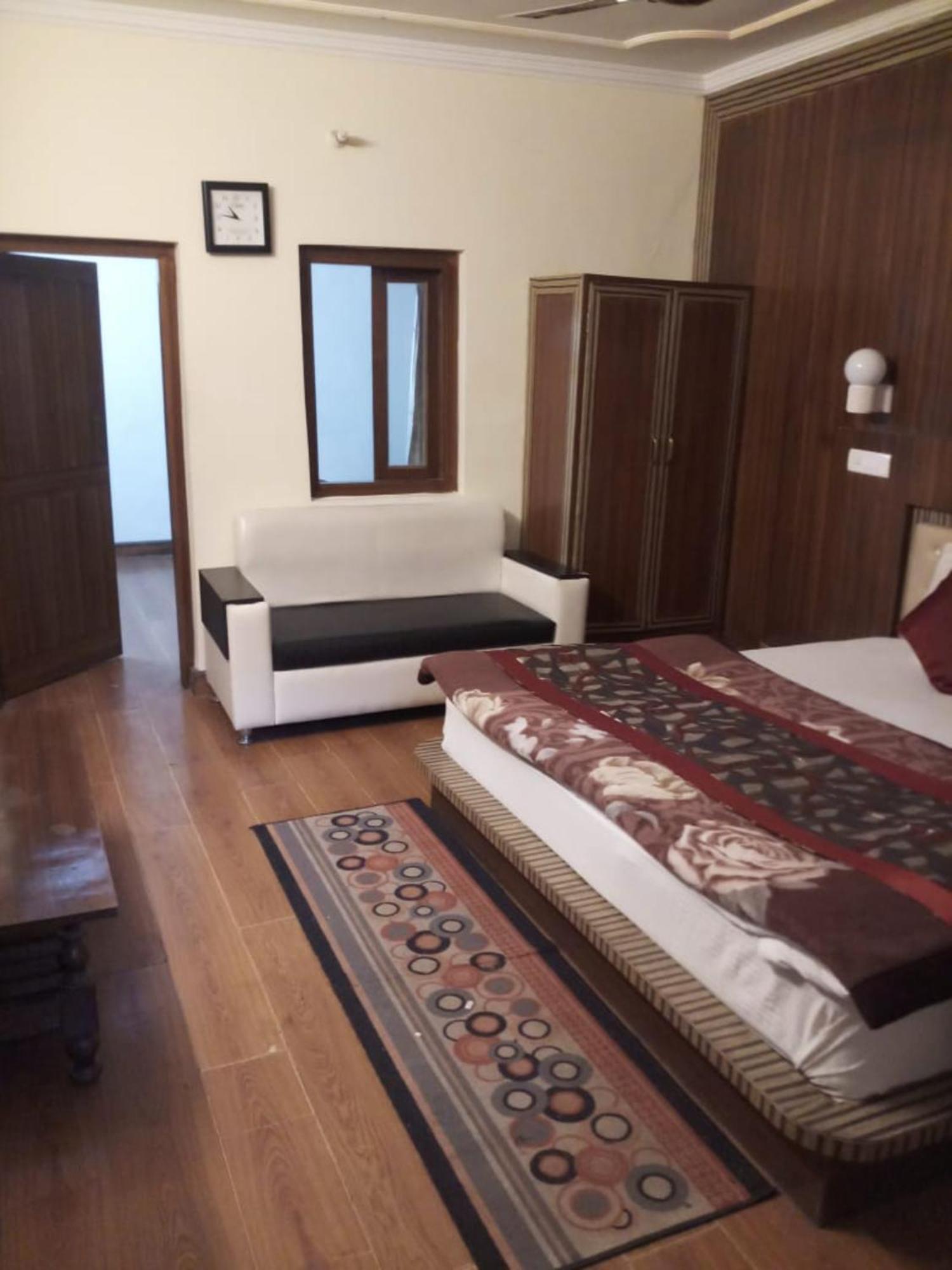 Goroomgo Moon Nainital Near Naini Lake - Parking & Lift Facilities -Hygiene And Spacious Room - Best Seller Extérieur photo