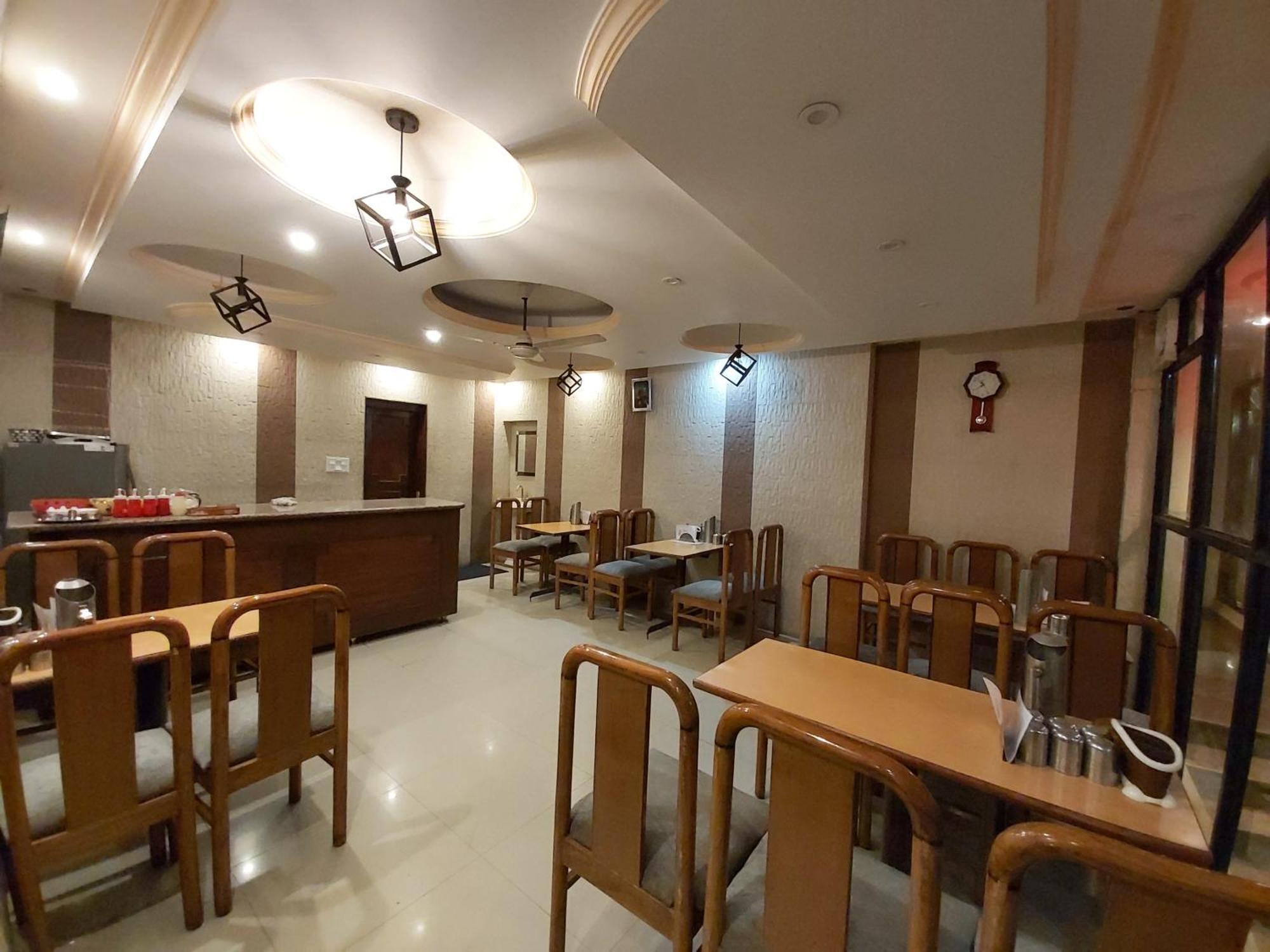 Goroomgo Moon Nainital Near Naini Lake - Parking & Lift Facilities -Hygiene And Spacious Room - Best Seller Extérieur photo