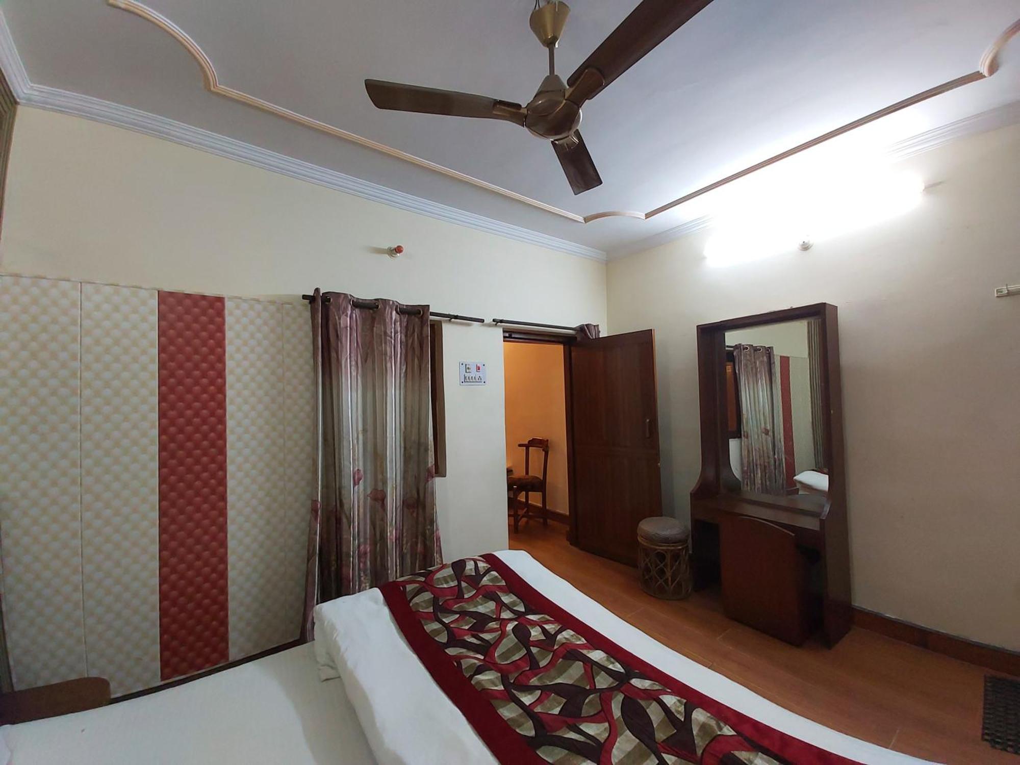 Goroomgo Moon Nainital Near Naini Lake - Parking & Lift Facilities -Hygiene And Spacious Room - Best Seller Extérieur photo