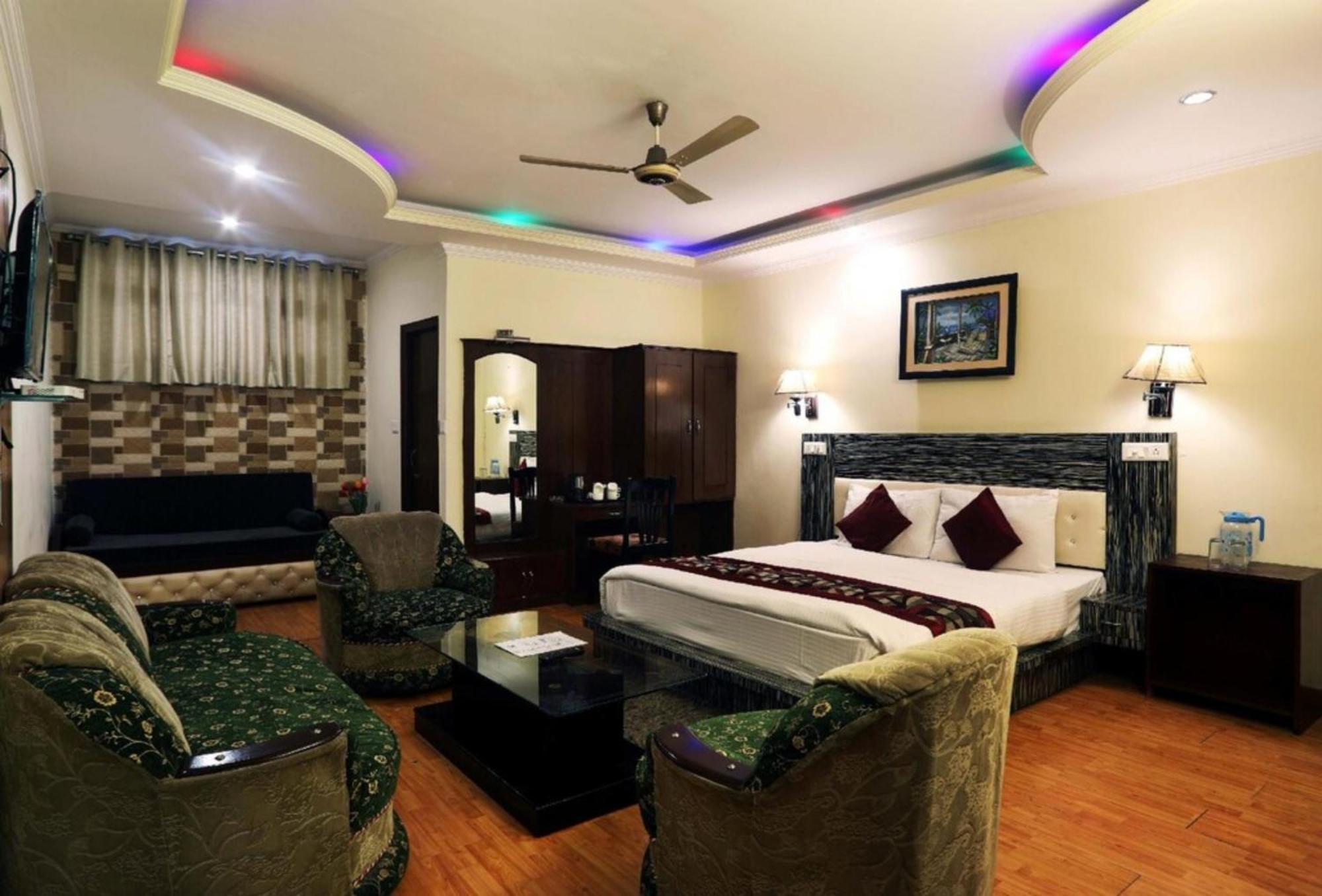 Goroomgo Moon Nainital Near Naini Lake - Parking & Lift Facilities -Hygiene And Spacious Room - Best Seller Extérieur photo