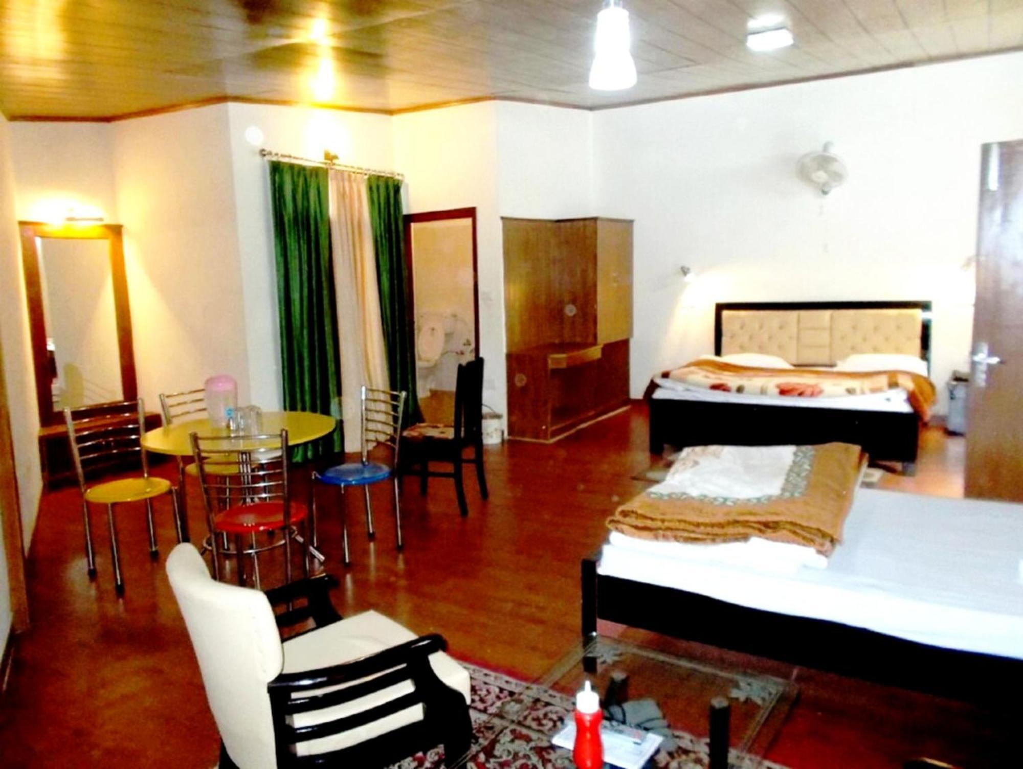 Goroomgo Moon Nainital Near Naini Lake - Parking & Lift Facilities -Hygiene And Spacious Room - Best Seller Extérieur photo