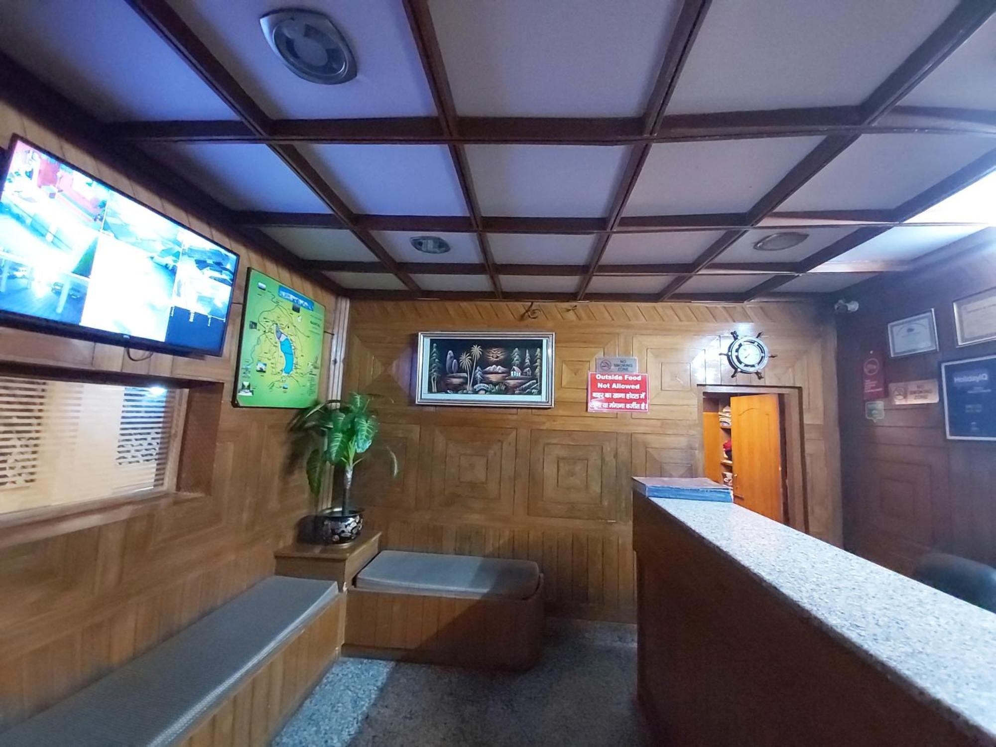 Goroomgo Moon Nainital Near Naini Lake - Parking & Lift Facilities -Hygiene And Spacious Room - Best Seller Extérieur photo